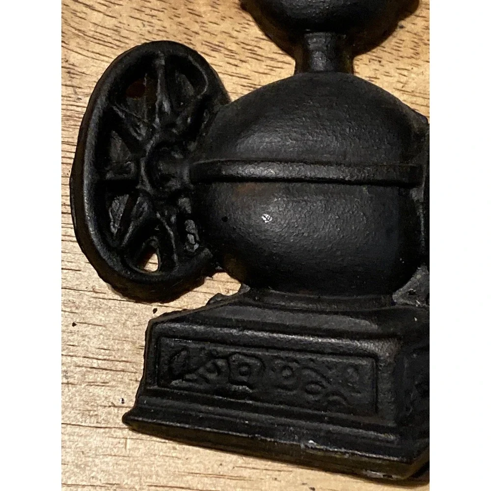Vintage Cast Iron Coffee Grinder Wall Decor Double Wheel Black Metal Mill 5.5in